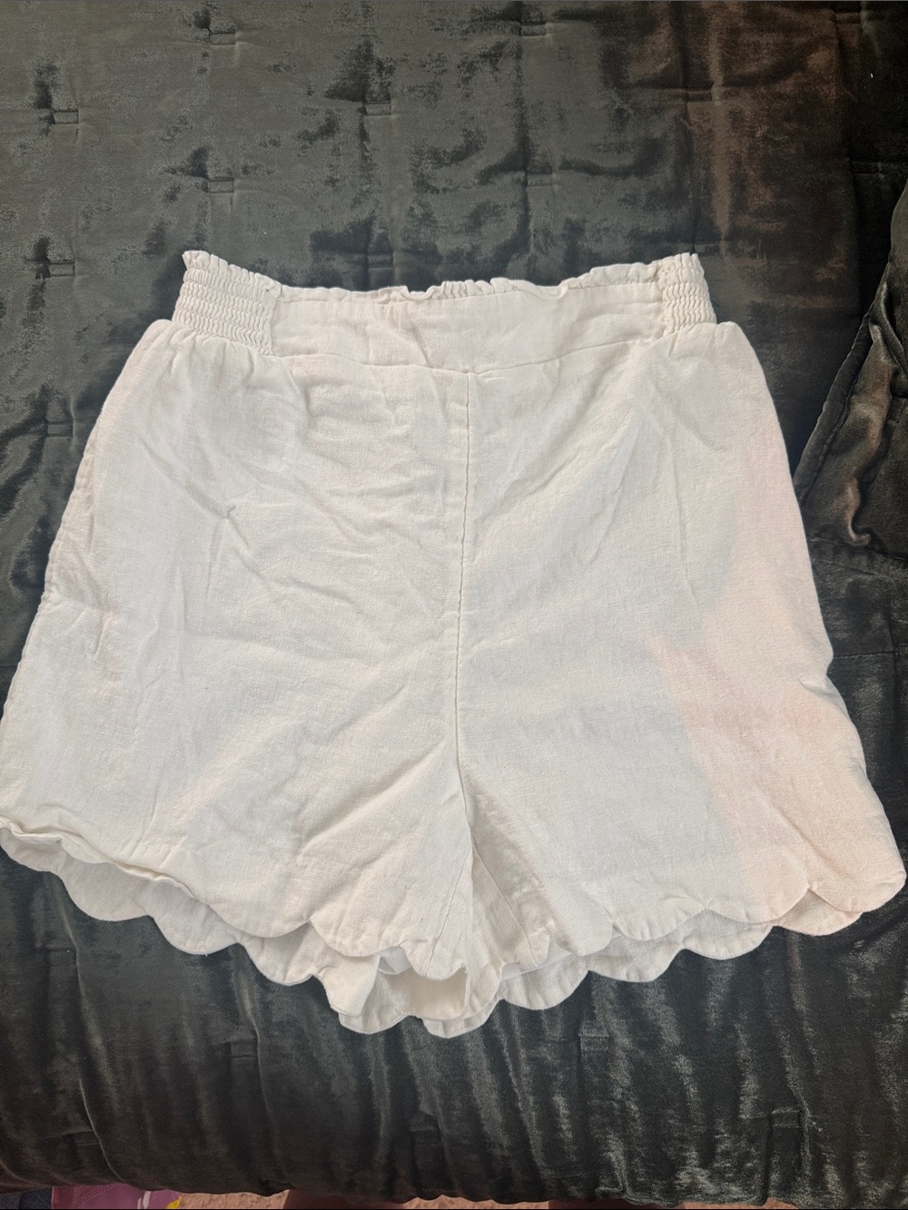 Lauren Conrad Women’s Scallop Hem linen White Shorts